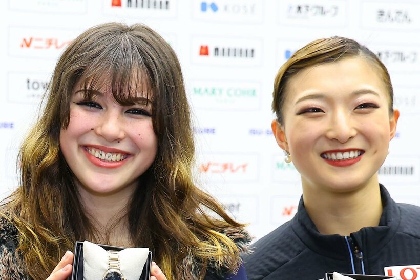 アリサ・リュウ(左)と坂本花織
