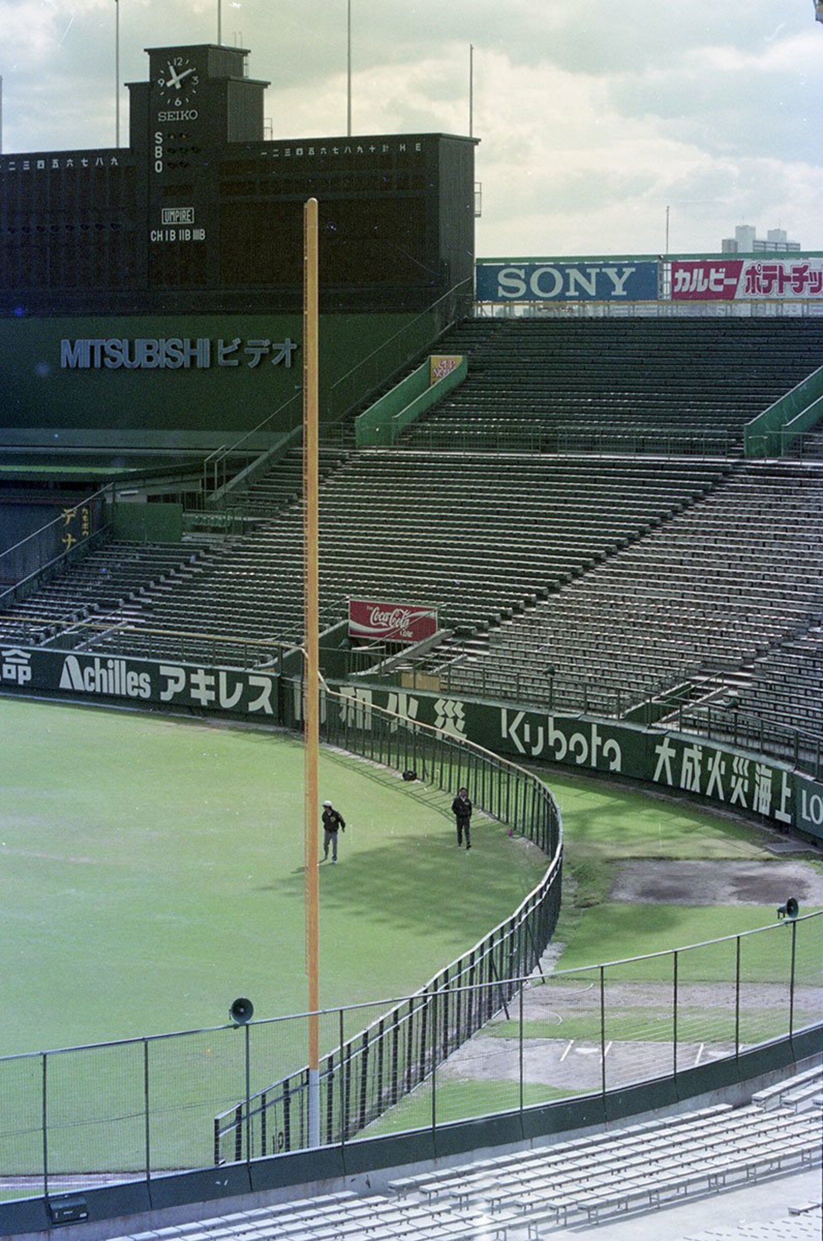 1991年まで設置されていた甲子園球場の「ラッキーゾーン」