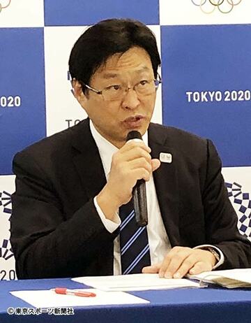  会見した鈴木秀紀マーケティング局次長