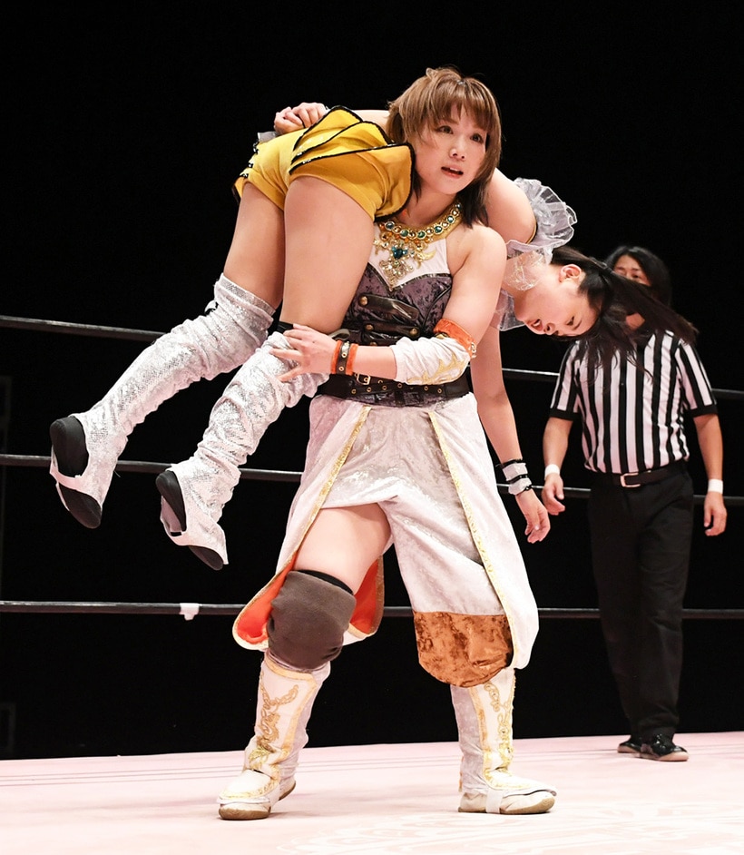  鈴芽(奥)を前哨戦で圧倒した坂崎ユカ（東スポWeb）