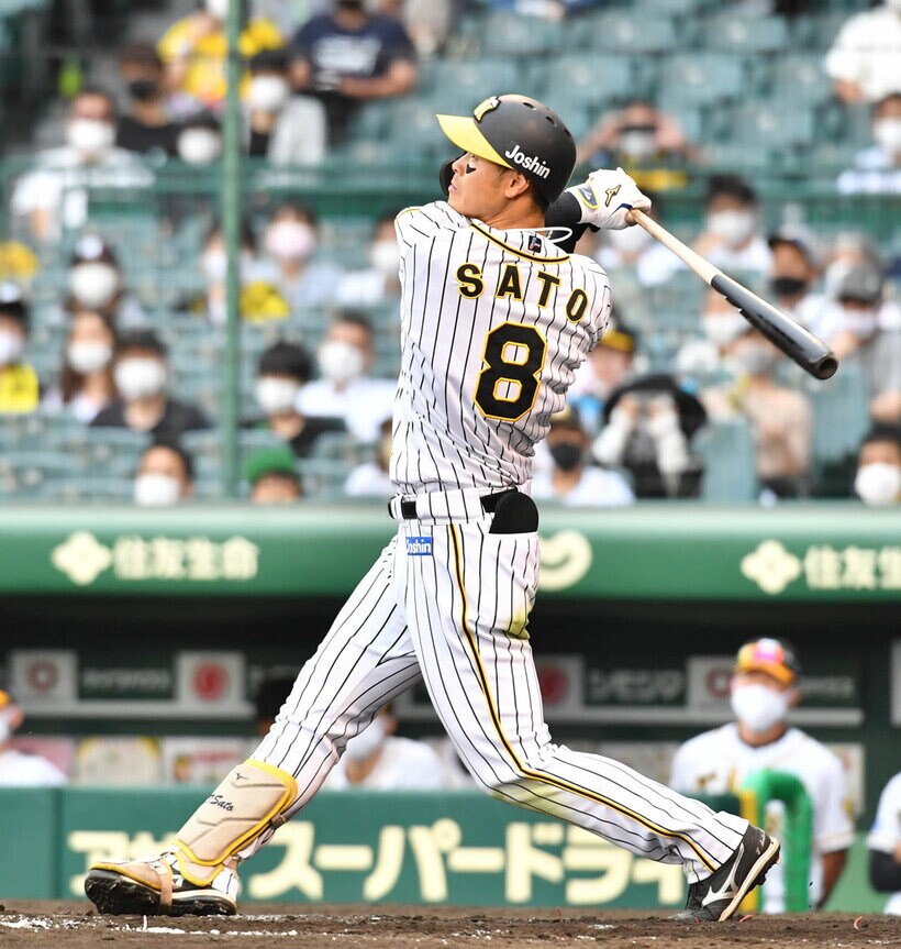  ９回に１５号ソロを放った佐藤輝明