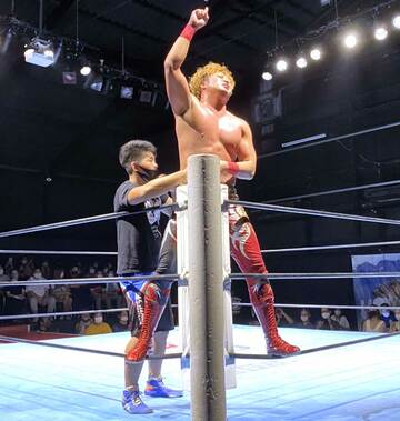  トーナメント準決勝進出を決め「優勝するぞ！」と叫んだ宮原健斗