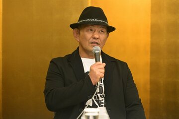 会見を行った鈴木みのる