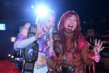 ５度目の防衛に成功した天麗皇希（左）と後藤智香