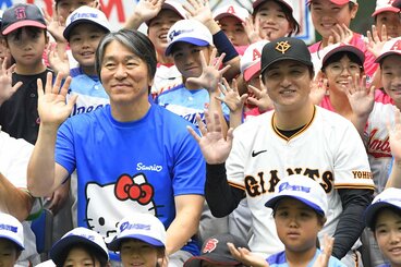 松井秀喜氏(左)と高橋由伸氏