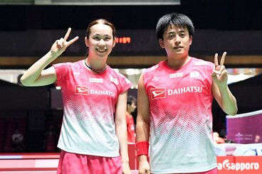勝利した古賀輝（右）、斉藤夏組