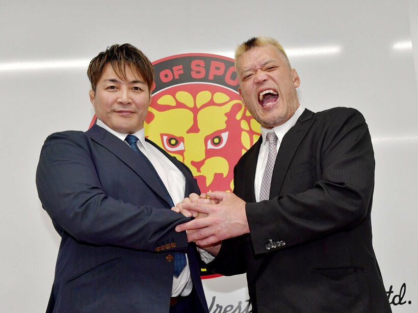 棚橋弘至社長（左）と天山広吉