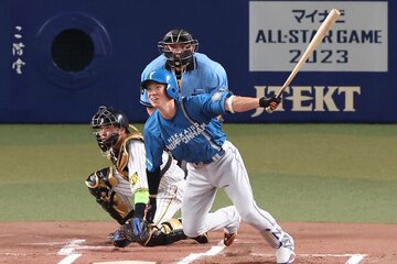 初回、日本ハム・松本の右前打で全パが先制