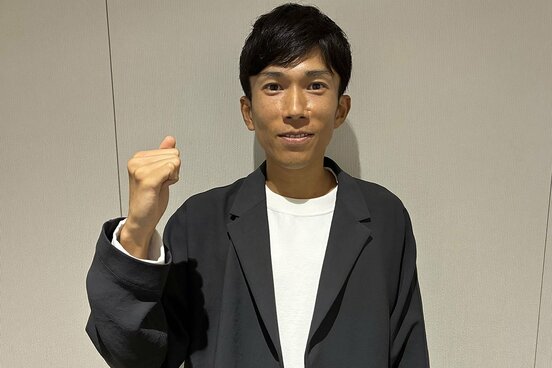 本紙の取材に応じた鈴木健吾