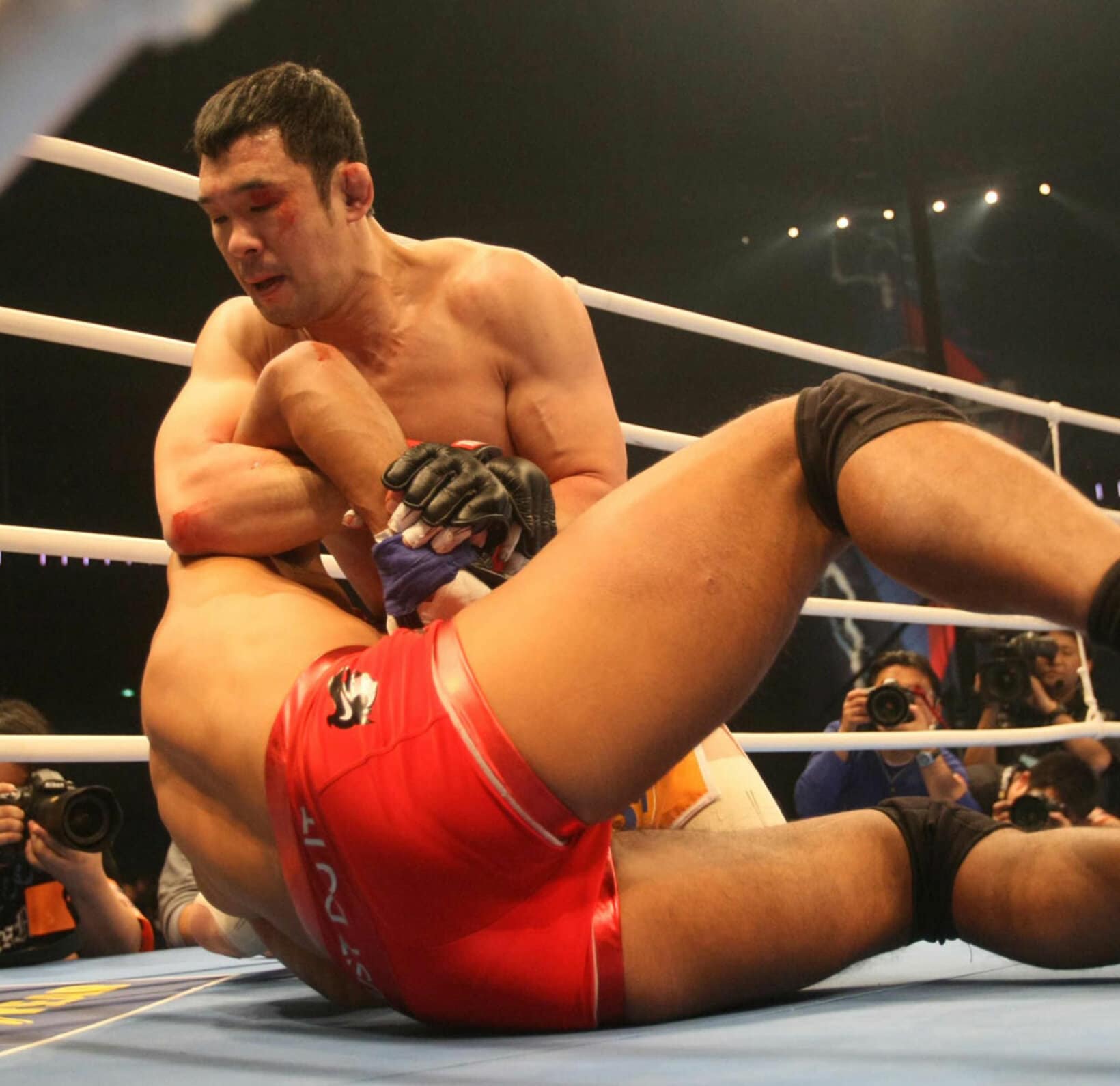 船木（手前）にはアームロックで勝利（07年12月）