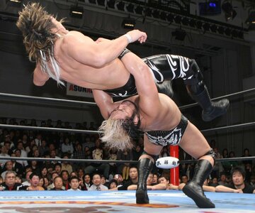 棚橋弘至をジャーマンで投げる諏訪魔（２００８年４月）