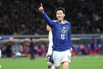 先制弾を決めた鎌田大地