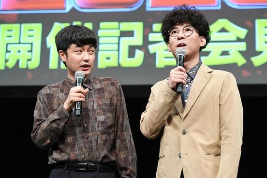 たくろうの赤木裕（左）と、きむらバンド