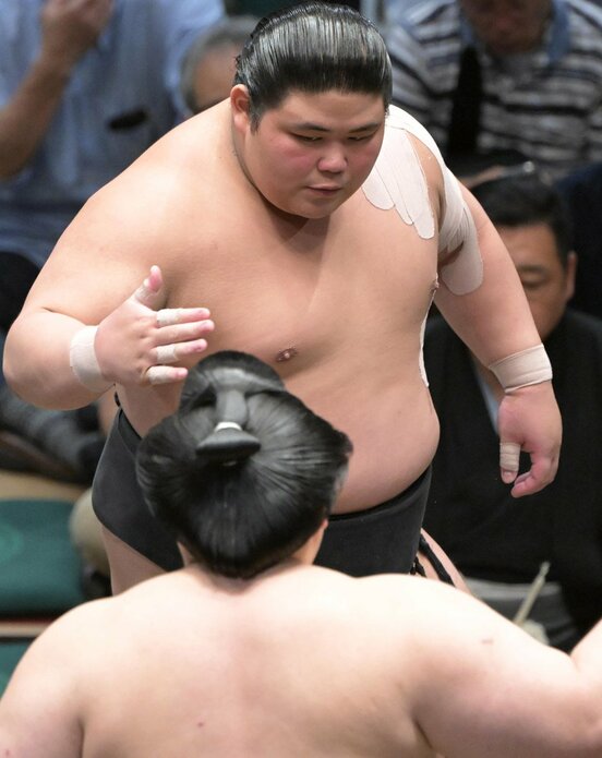 貴健斗を突き落としで破った落合