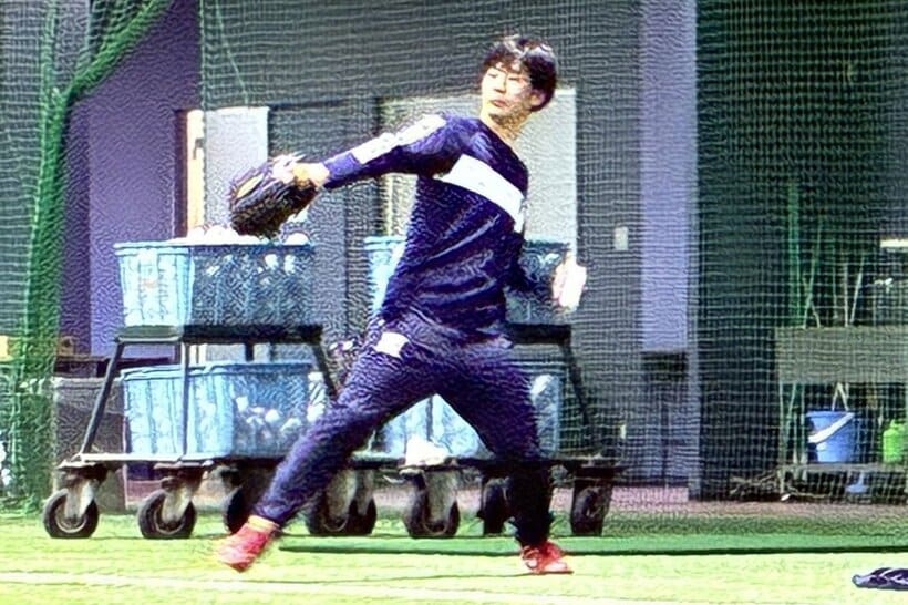 自主トレを行う森浦大輔