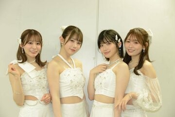 (左から)未歩なな、葵いぶき、石原希望、古川ほのか