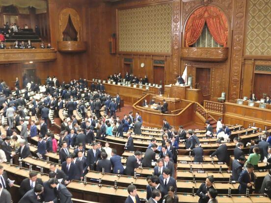 衆議院が解散し〝真冬の短期決戦〟に突入した