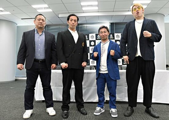  左から高木三四郎、力、なべやかん、納谷幸男