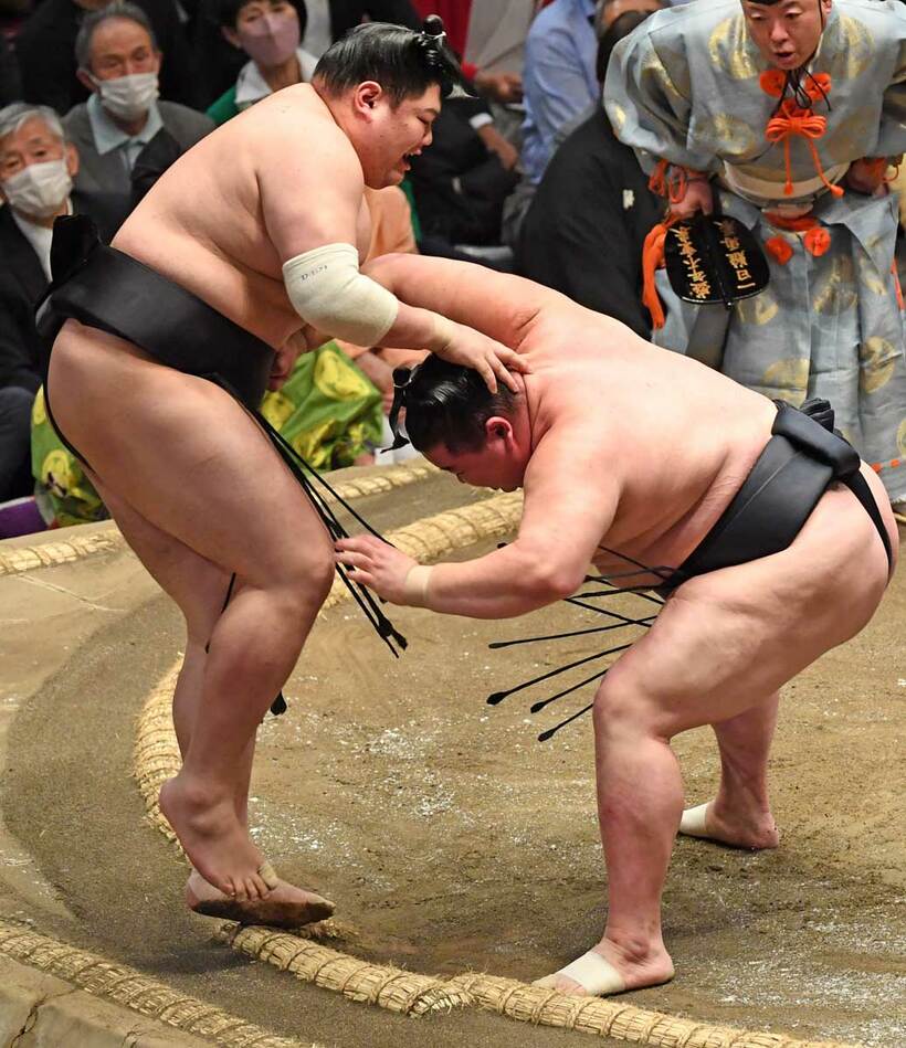  正代は阿炎を押し出して３勝目（東スポＷｅｂ）