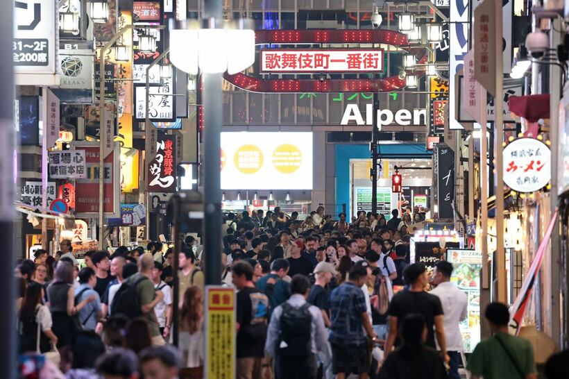 歌舞伎町を拠点に活動する違法スカウトグループ「ナチュラル」