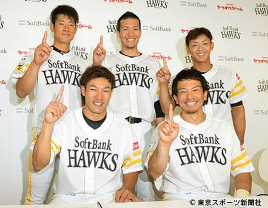 最多得票のソフトバンク柳田悠岐（下段左）。下段右は松田宣浩、上段左から上林誠知、千賀滉大、今宮建太