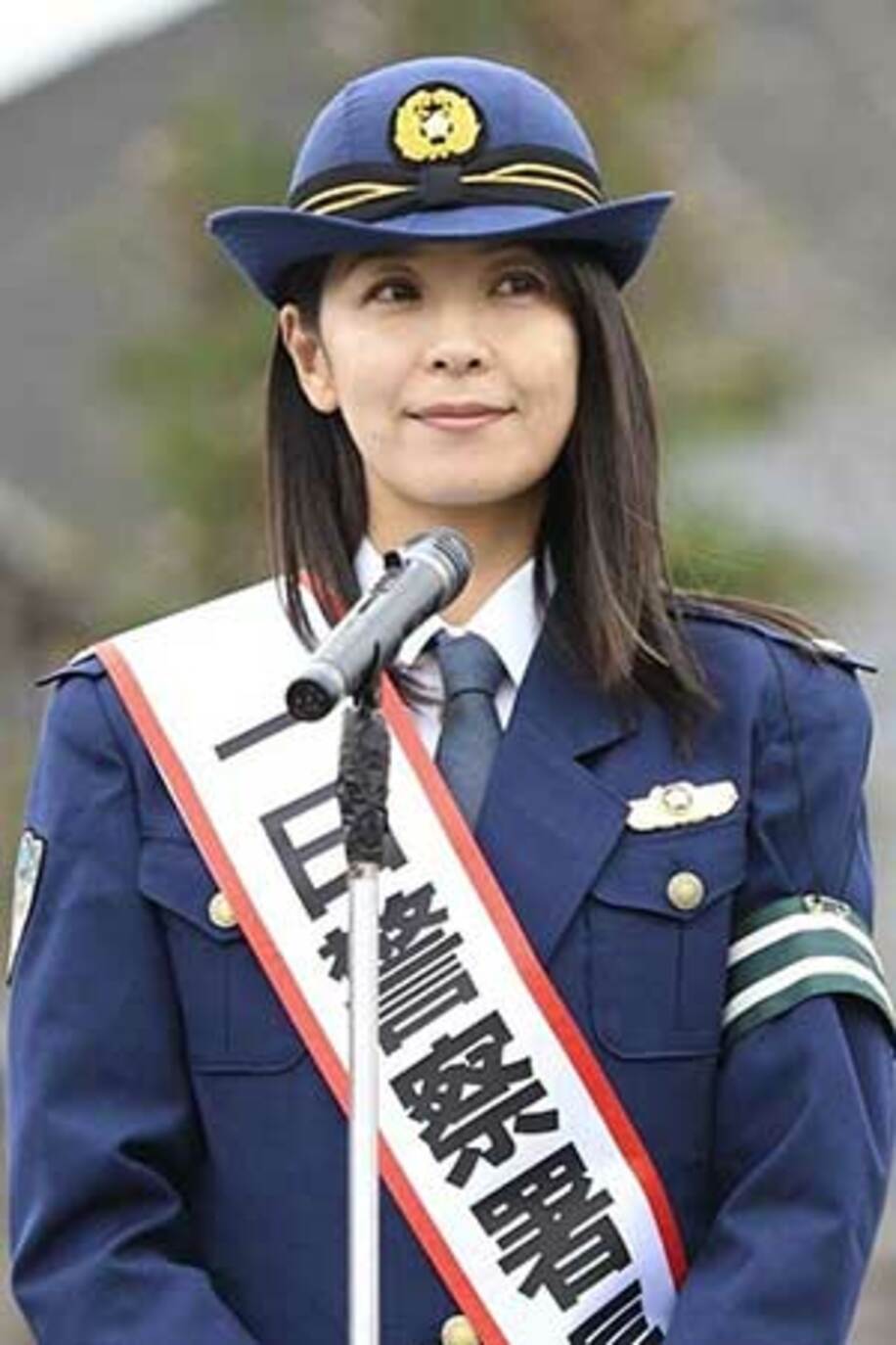 群馬県高崎警察署の一日警察署長を務めたモデルの日向涼子