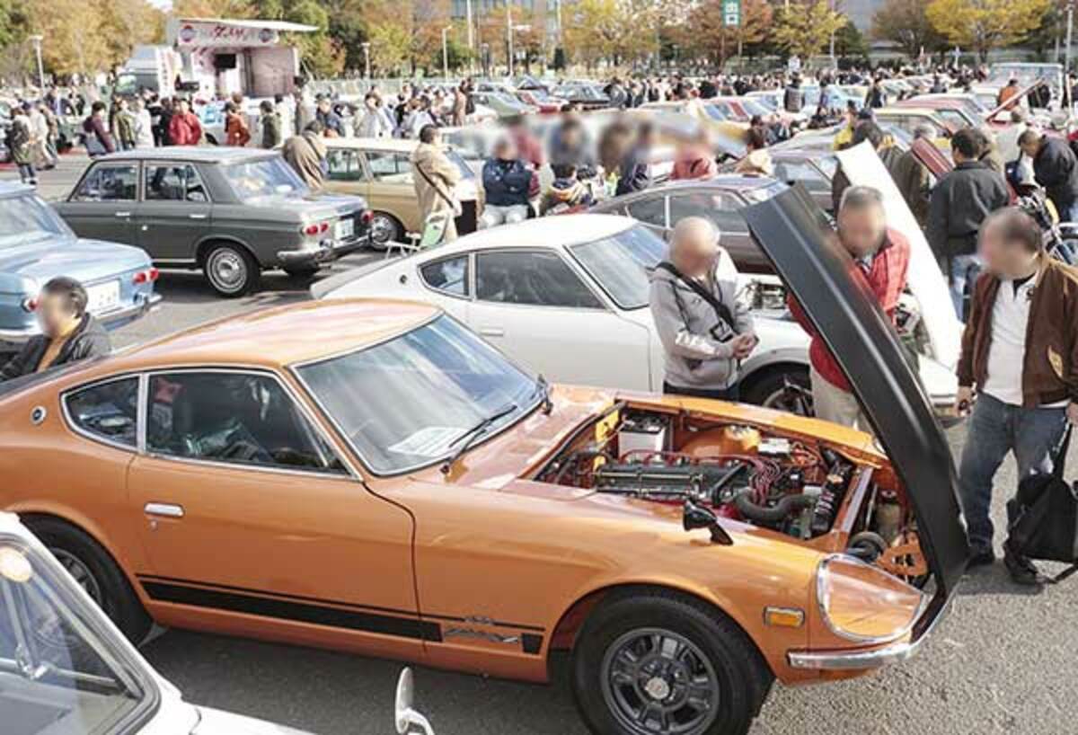  昭和のレトロカーが多数出展される