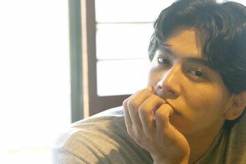 安齊勇馬 写真集からの公開カット
