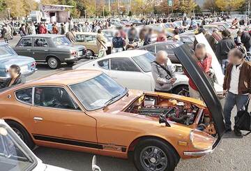  昭和のレトロカーが多数出展される