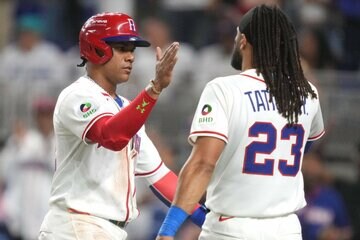 ニカラグア戦に出場したフアン・ソト（左＝ロイター）