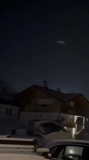 ピエモンテ州に現れたＵＦＯ（アイズ・オープン２０３０のインスタグラム＠ｅｙｅｓ＿ｏｐｅｎ２０３０から）