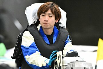 勝率で劣る62号機で、初日３、１着と好発進を決めた関浩哉