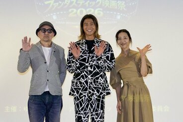 舞台あいさつに登壇した（左から）宮野ケイジ監督、瀬口黎弥、有森也実