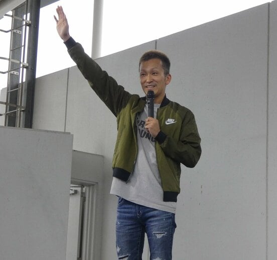 トークショーを行った西山貴浩
