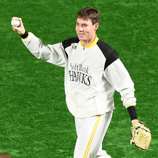  キャッチボールで調整するスチュワート