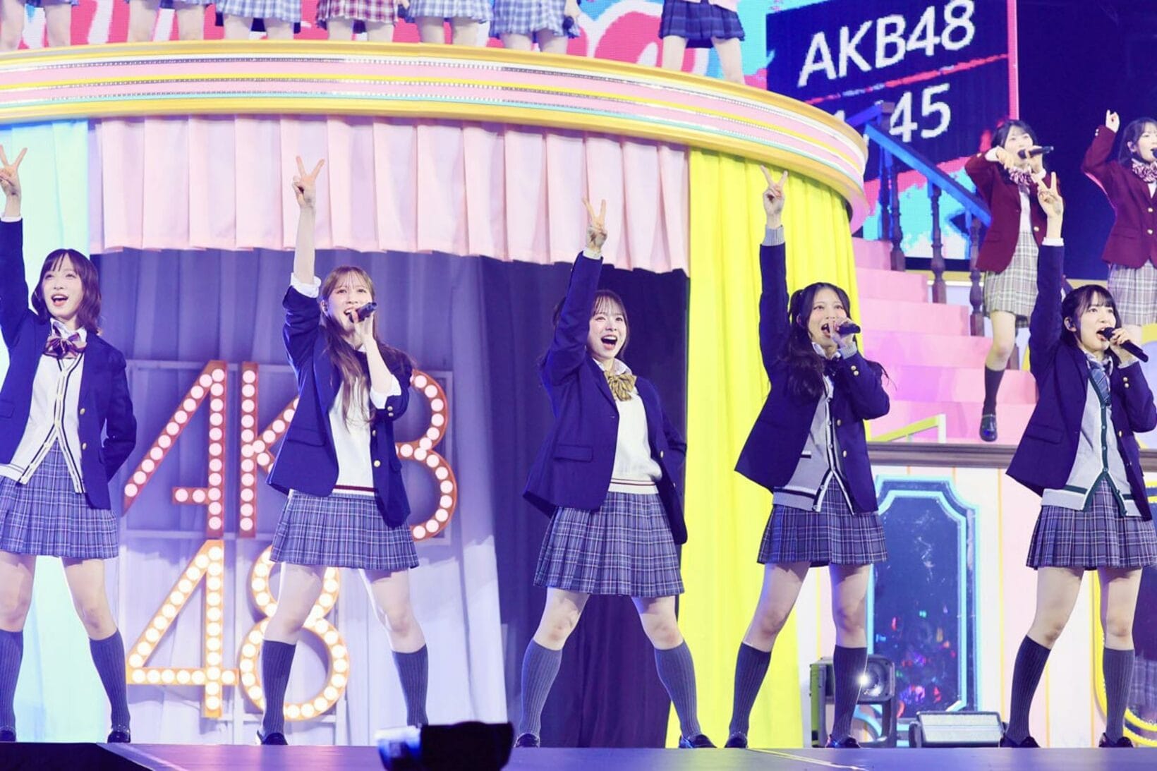 「全員『好きｉｓｈ』コンサート」を開催したＡＫＢ48（©AKB48）