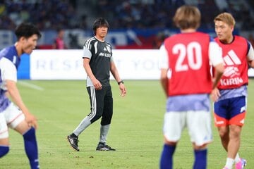 入閣した中村俊輔コーチ