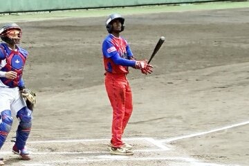 U18野球W杯にも出場したキューバ出身のモレノ(右)