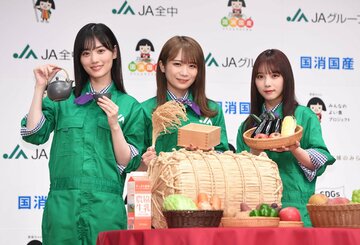 （左から）乃木坂４６の秋元真夏、山下美月、与田祐希