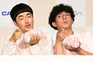 たくろうの赤木裕(左)と、きむらバンド