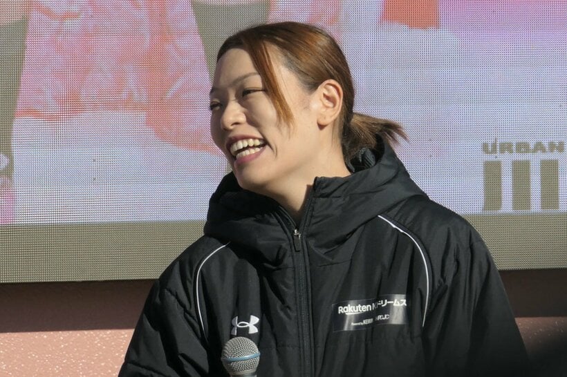 佐藤水菜が笑顔でＧＰ優勝報告会を行った