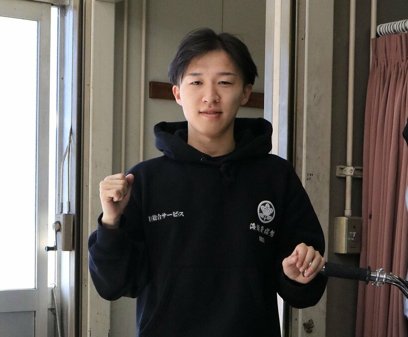 愛機は上々の石田啓貴