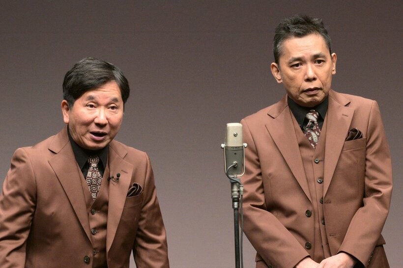 「爆笑問題」の田中裕二（左）と太田光