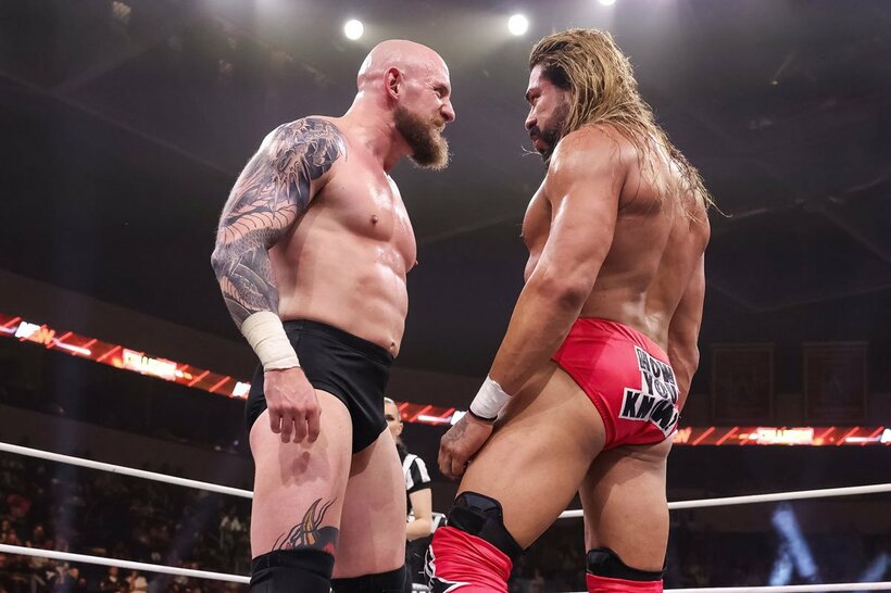 アンドラデ・エル・イドロ(右)と激戦を見せたゲイブ・キッドだが…（©All Elite Wrestling）