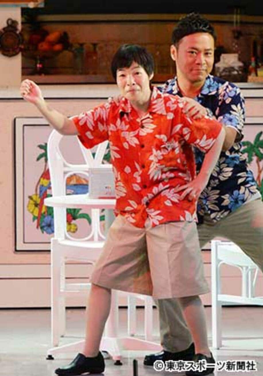 １２年ぶりに吉本新喜劇に復帰した山田花子（左）