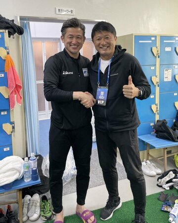  三浦知良（左）と武田修宏氏(武田氏のブログから）