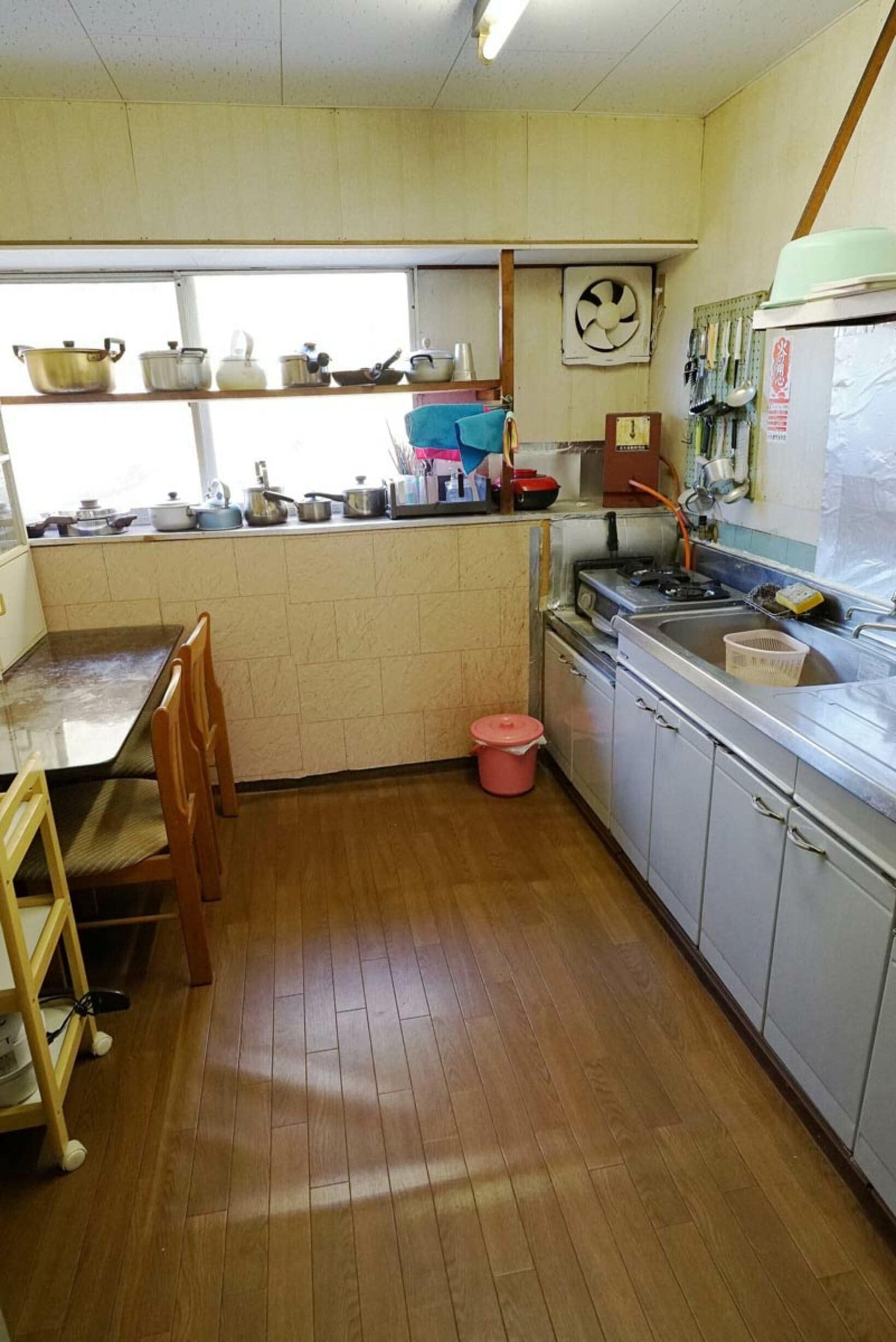 自炊場もあり何日か滞在しての湯治ができる