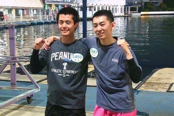 地元・住之江でデビューを果たす藤本遼磨(左)と野村羽玖