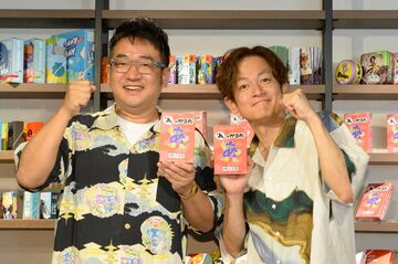 イベントに登場したなすなかにしの中西茂樹（左）と那須晃行（cShigeki Nakanishi 2025、cSHOCHIKU GEINO、PIZZICATO DESIGN, INC.、双葉社）