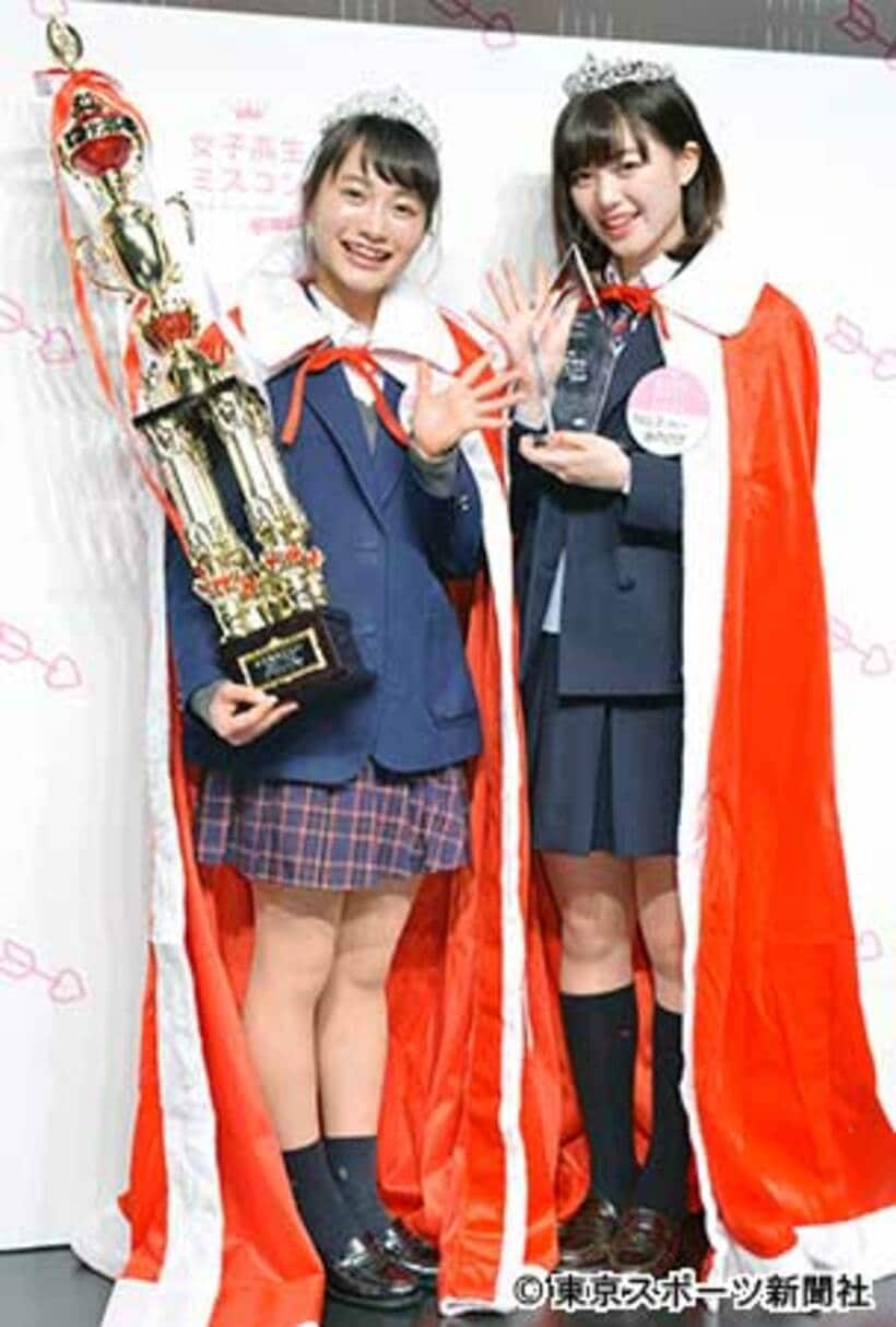  グランプリに輝いた福田愛依さん（左）と準グランプリの萩田帆風さん